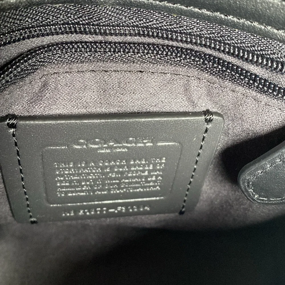 Coach crossbody bag with gold chain - Picture 5 of 7